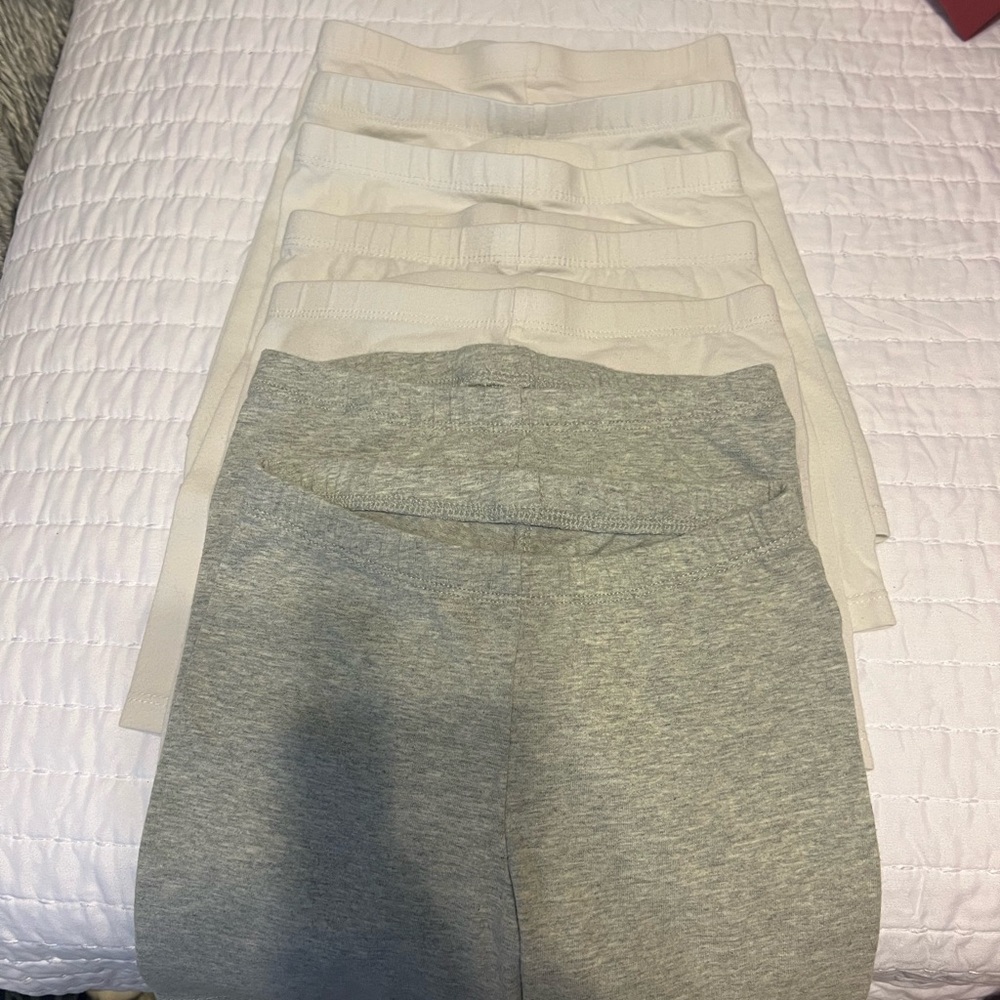 Cat & Jack Gray and Cream Short Set (7)